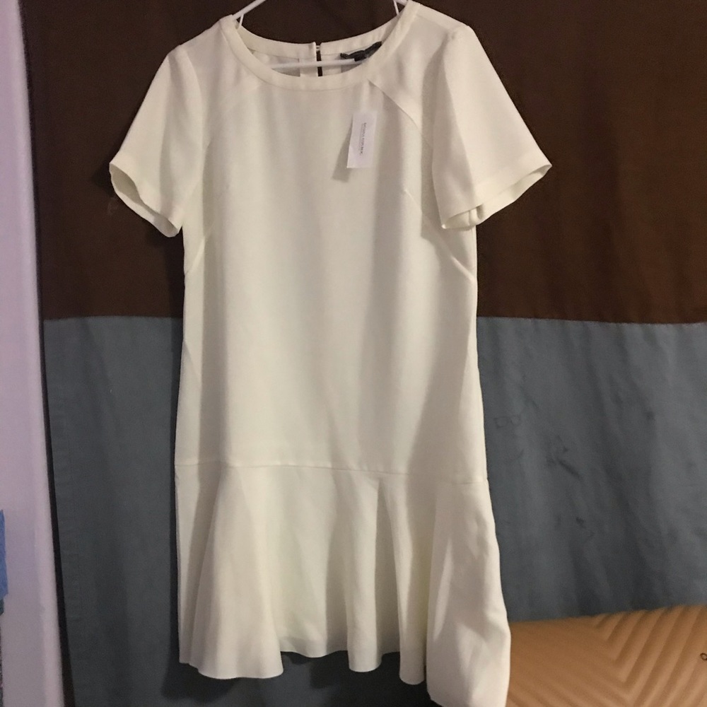Banana Republic white Ruffle Hem Midi Skirt.